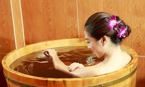 Tắm sau sinh đúng cách giúp phục hồi sức khỏe nhanh chóng 
